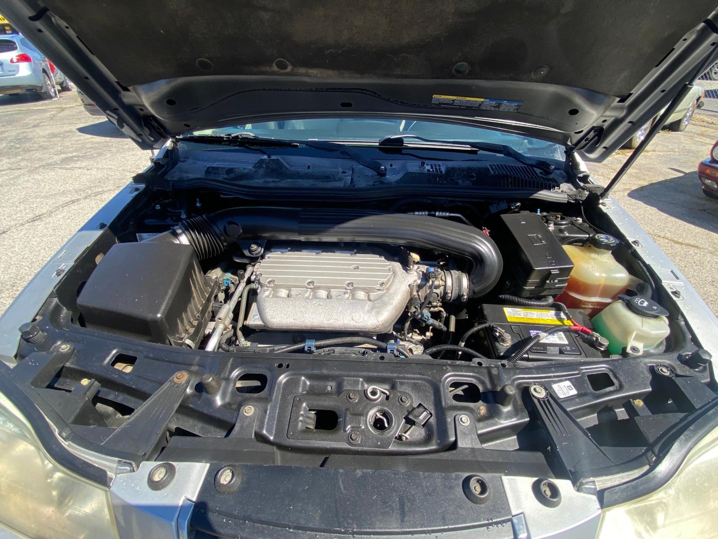 2006 /GREY Saturn Vue (5GZCZ534X6S) with an V6 3.5L engine, AUTOMATIC transmission, located at 44356 Date Ave., Lancaster, CA, 93534, (661) 945-6555, 34.688919, -118.139374 - Photo#6